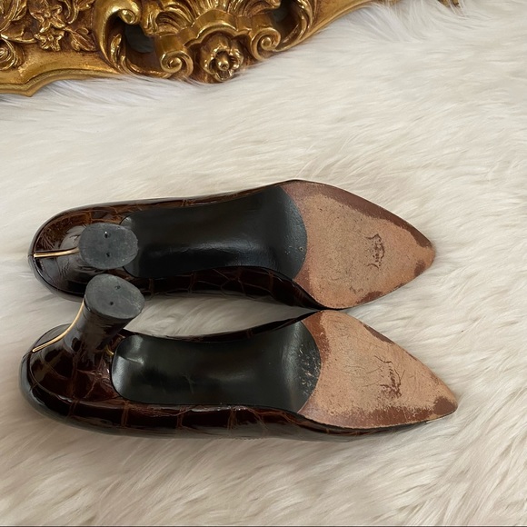Stuart Weitzman Croc Embossed Gold Line Pumps - Picture 11 of 13
